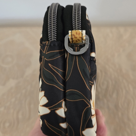 LUG Coupe XL Crossbody Convertible Bag - Picture 11 of 16